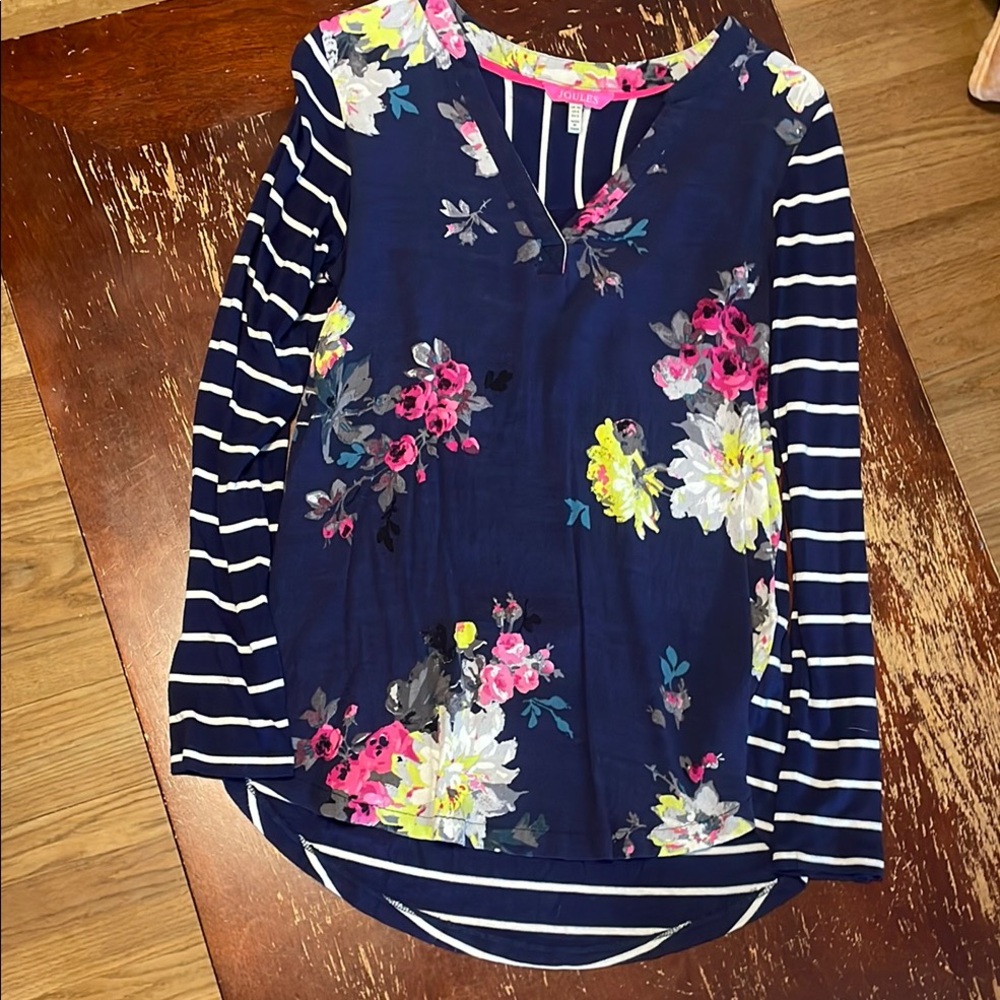 Joules Blue and White Graphic Blouse with Floral Accents size 6